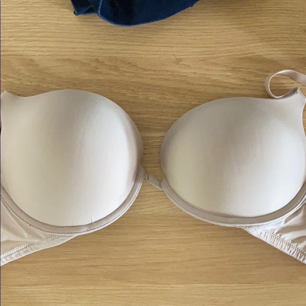 Victoria’s Secret Nude bra